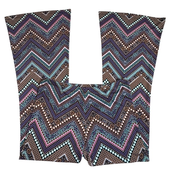 Wrangler Women's Boho Chevron Flare Pants Size Large - Picture 1 of 5